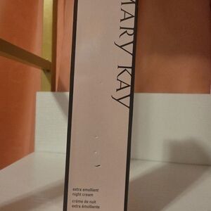 Mary Kay Night Cream in Elegant Pink Packaging